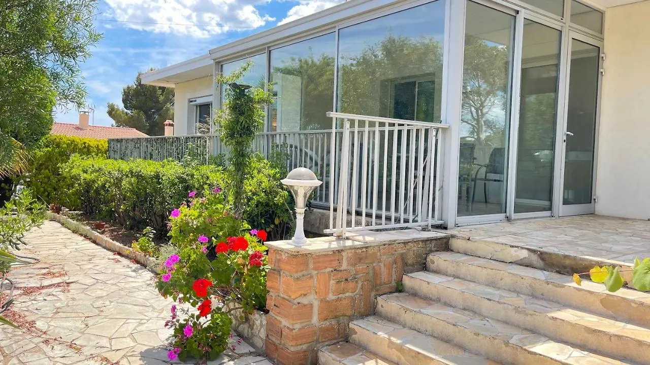 Villa Conviviale Et Familiale Proche Du Port Santa Saint-Raphael  0*, Saint-Raphael (Var) France