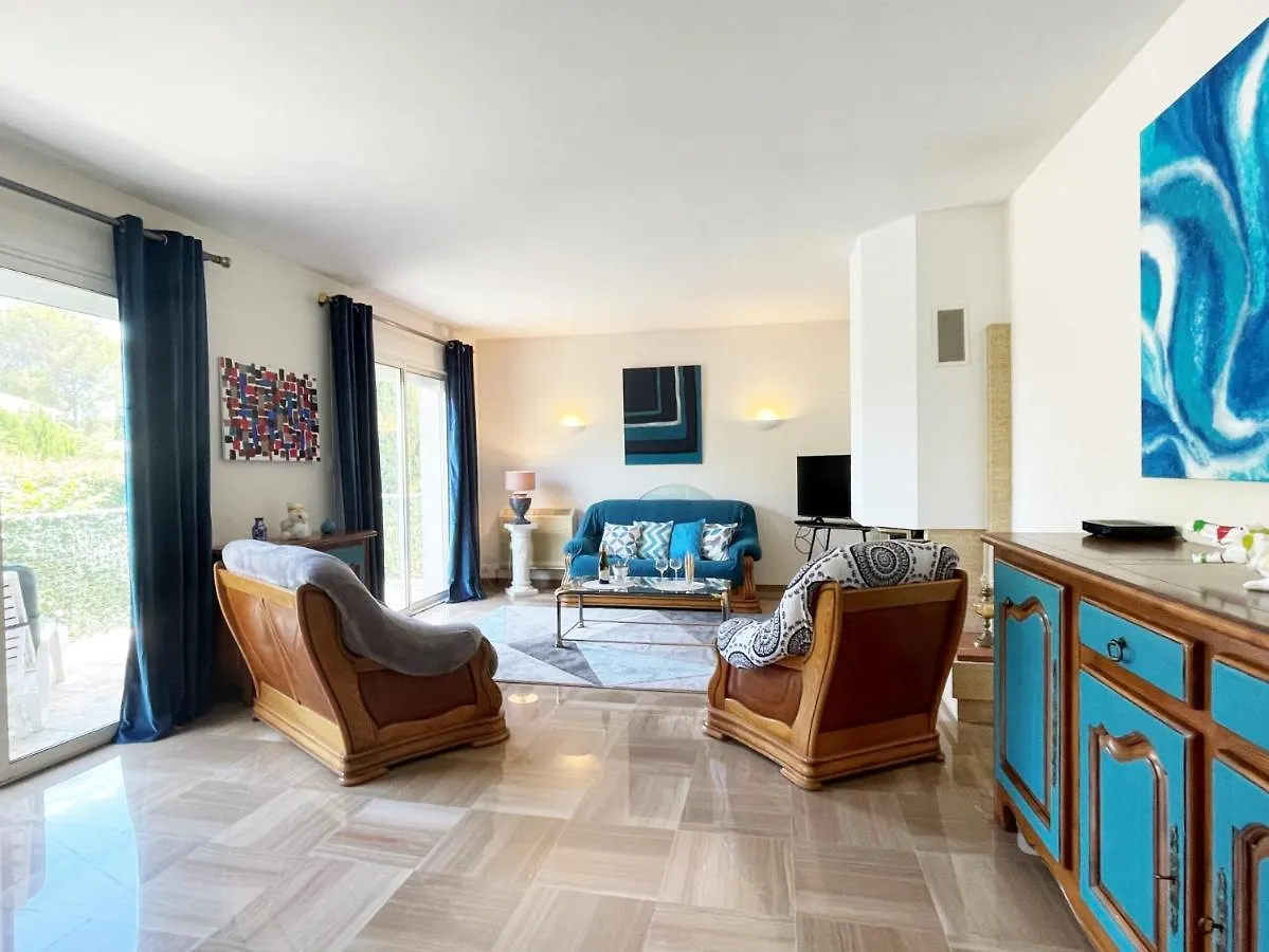 Villa Conviviale Et Familiale Proche Du Port Santa Saint-Raphael  0*, Saint-Raphael (Var)